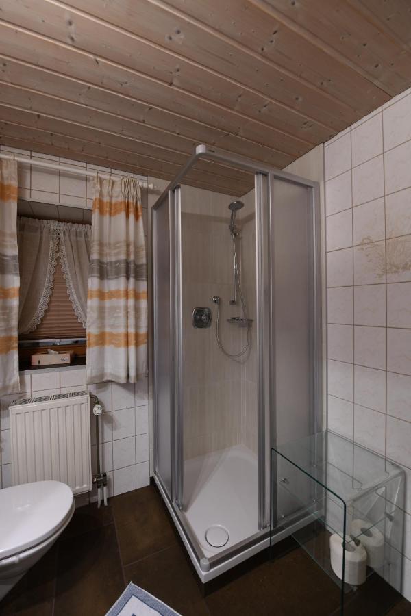Holzschnitzers Appartements 에르발트 외부 사진