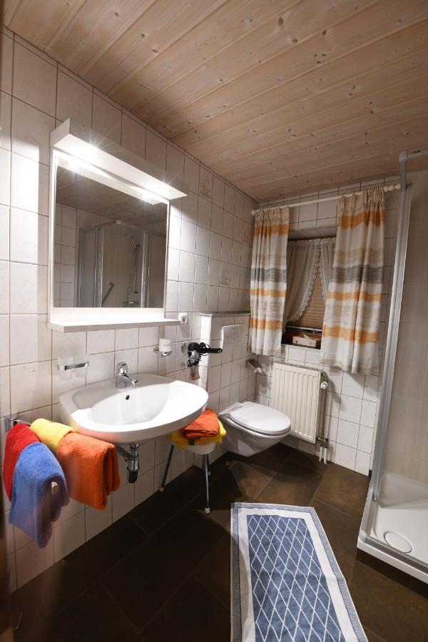 Holzschnitzers Appartements 에르발트 외부 사진
