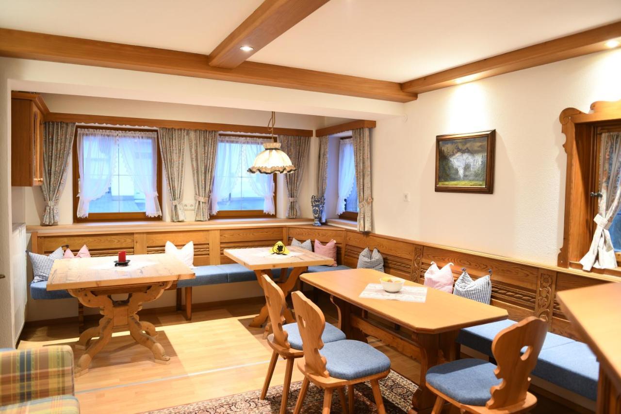 Holzschnitzers Appartements 에르발트 외부 사진
