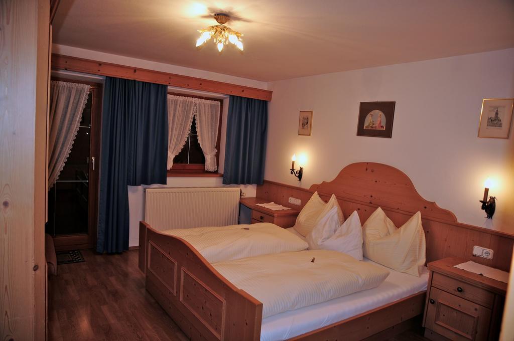 Holzschnitzers Appartements 에르발트 외부 사진