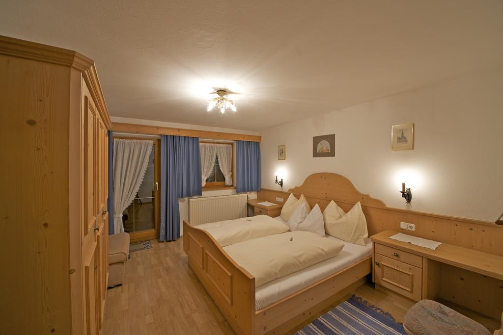 Holzschnitzers Appartements 에르발트 외부 사진