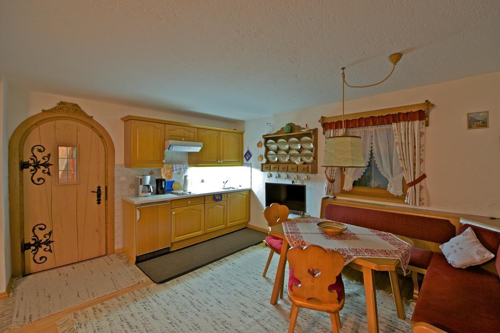 Holzschnitzers Appartements 에르발트 외부 사진