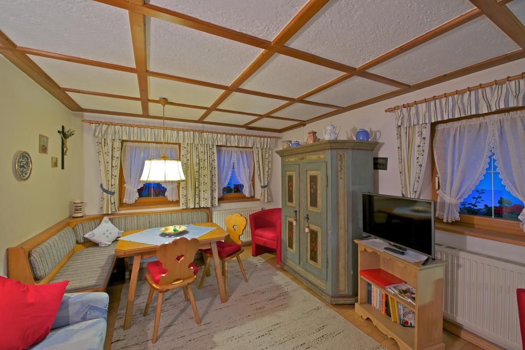 Holzschnitzers Appartements 에르발트 외부 사진