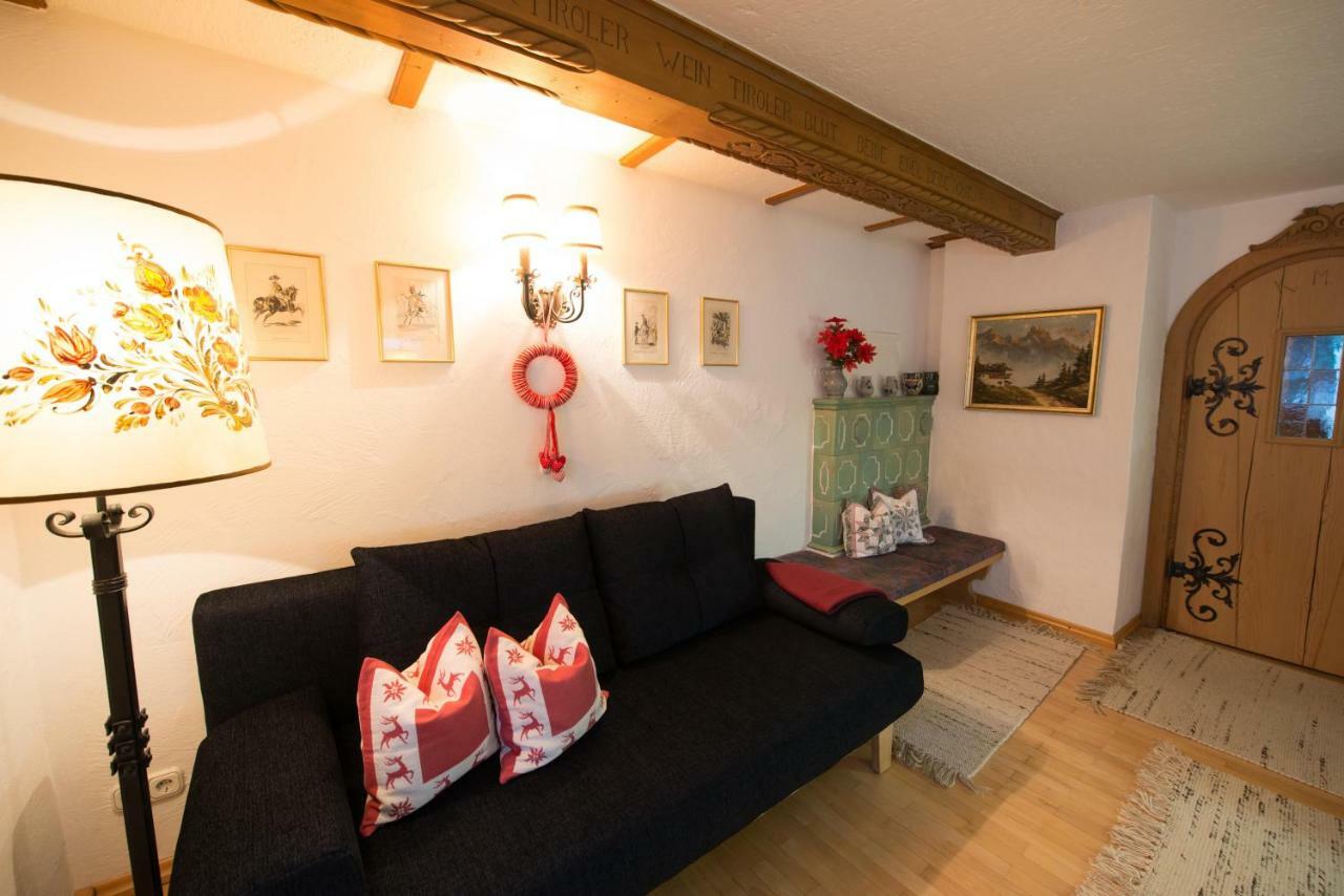 Holzschnitzers Appartements 에르발트 외부 사진