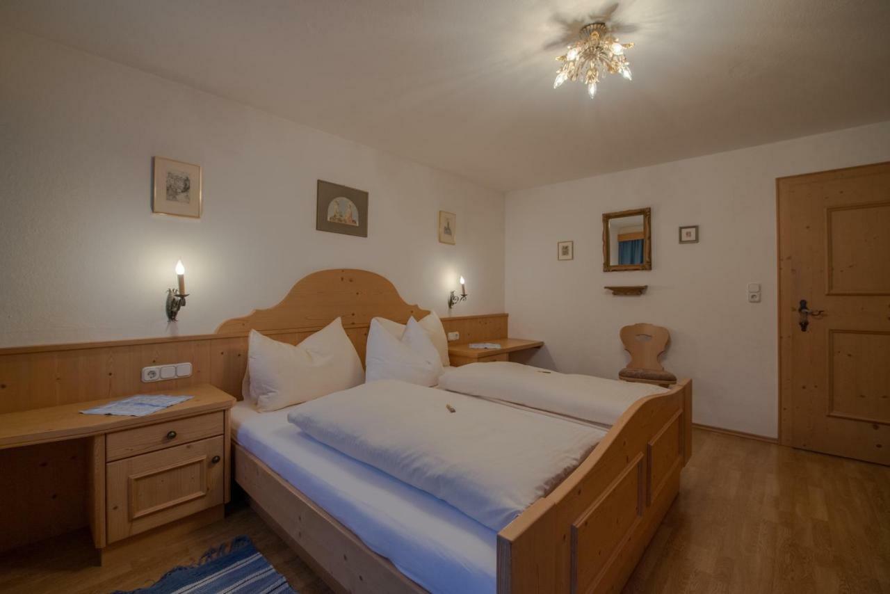 Holzschnitzers Appartements 에르발트 외부 사진