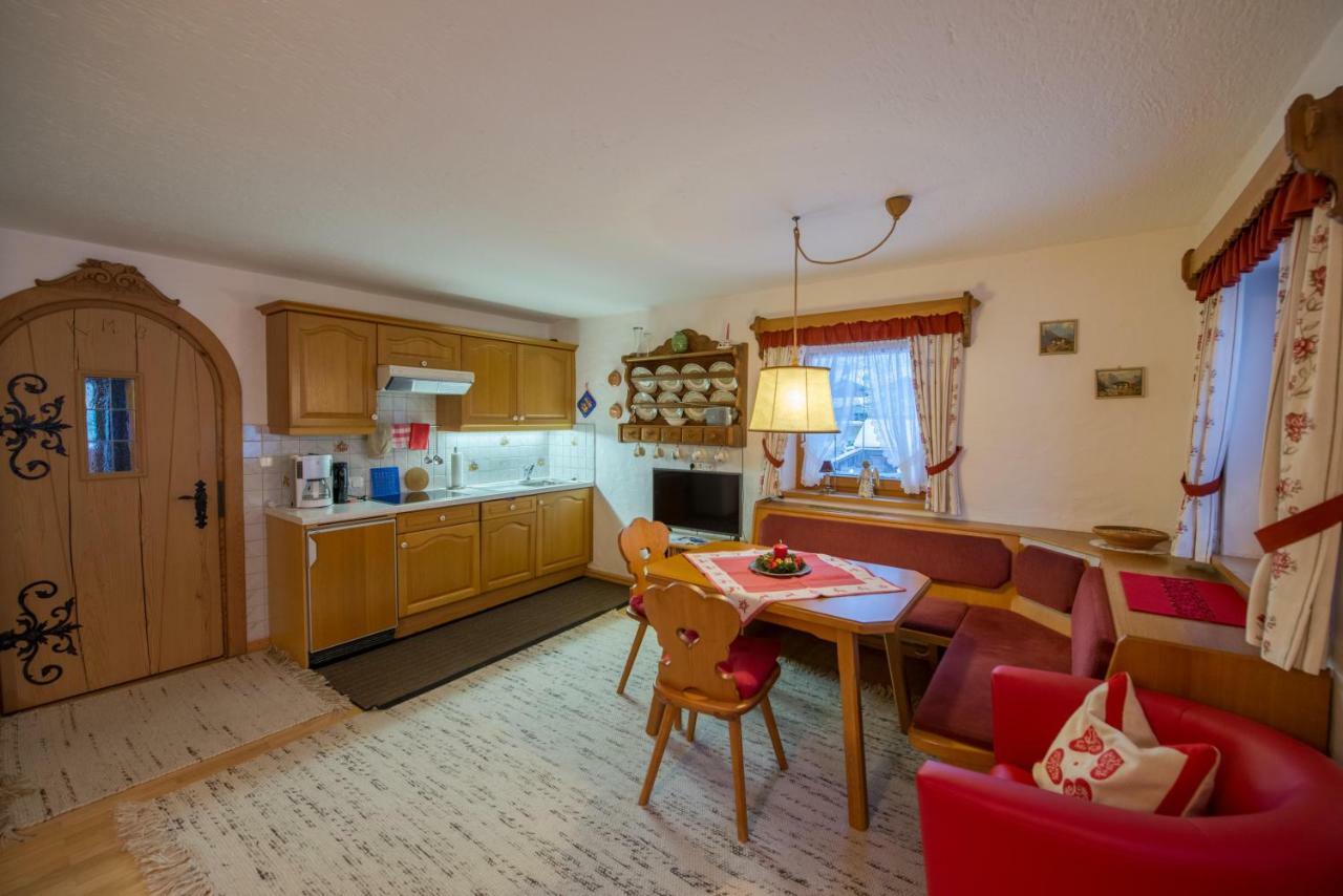 Holzschnitzers Appartements 에르발트 외부 사진